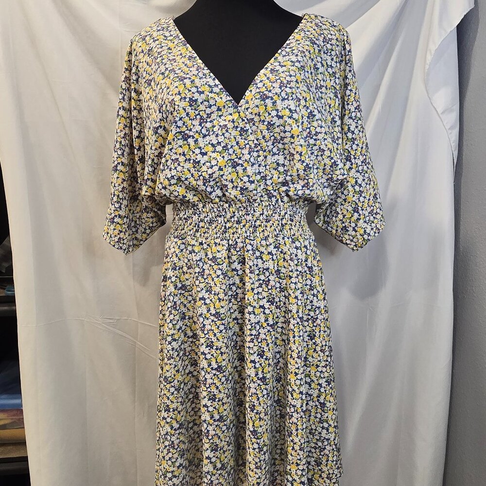Staccato Dress Blue & Yellow Floral Size Large Fit-to-flare Smocked Waist